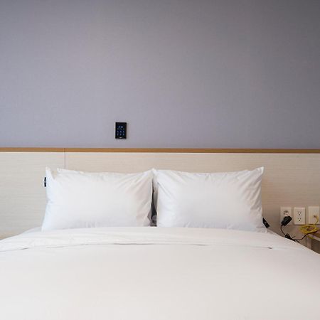 Surestay Plus Hotel By Best Western Aszan Szoba fotó