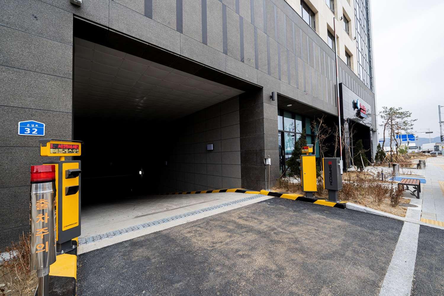 Surestay Plus Hotel By Best Western Aszan Kültér fotó