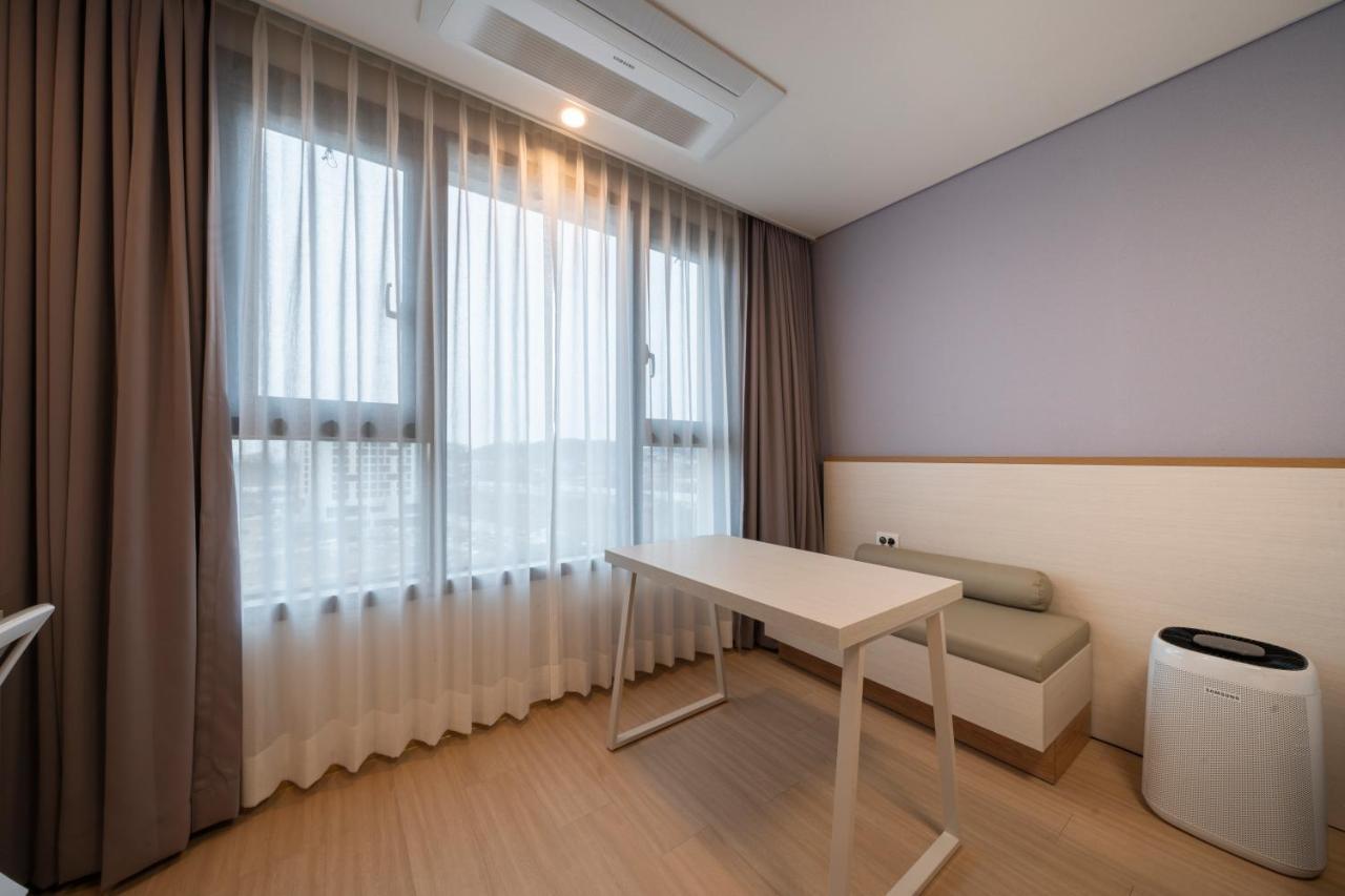 Surestay Plus Hotel By Best Western Aszan Szoba fotó