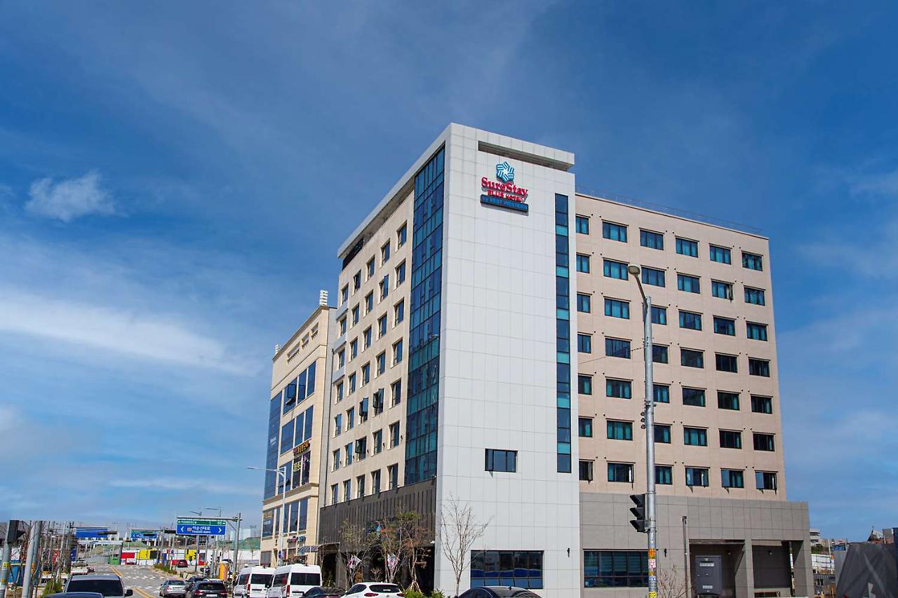 Surestay Plus Hotel By Best Western Aszan Kültér fotó